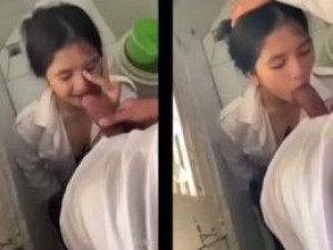 Đưa cô bạn vô nhà wc bú mút cho đỡ nứng